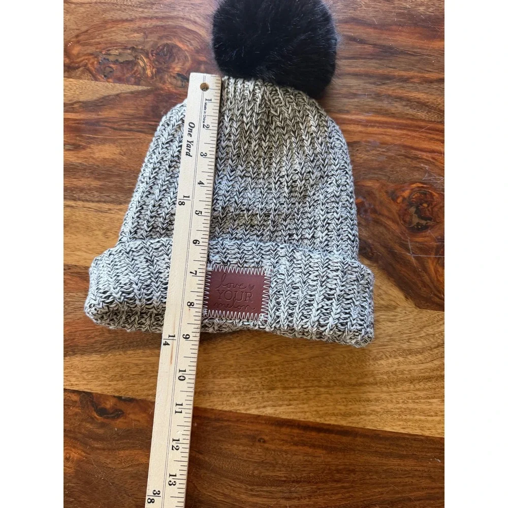 Love‎ Your Melon Black White Marled Knit Beanie Hat with Black Faux Fur Pom USA